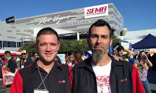 Les deux peintres canadiens, Justin Jimmo, de Refinish Network en Ontario et Carl-André Giroux, de CAGiroux à St-Lambert-De-Lauzon, Québec.